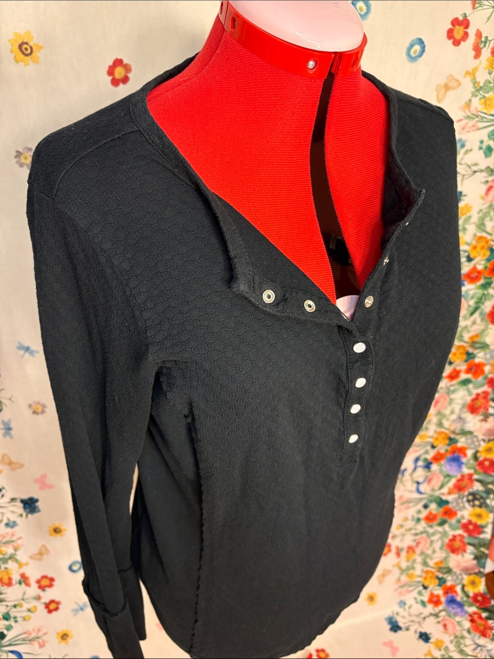 Idyllwind - 100% Cotton Black Long-Sleeve Textured Henley w/ Snap Placket - Picture 3 of 10